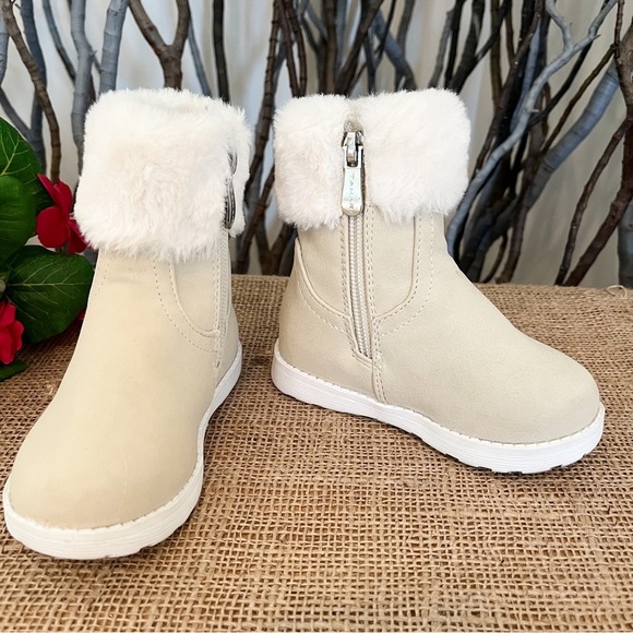 Tahari Toddler Mable Shimmer Fur-Lined Winter Boots - Picture 4 of 9